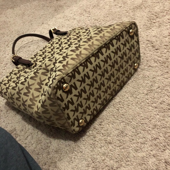 Michael Kors Purse - Picture 8 of 8